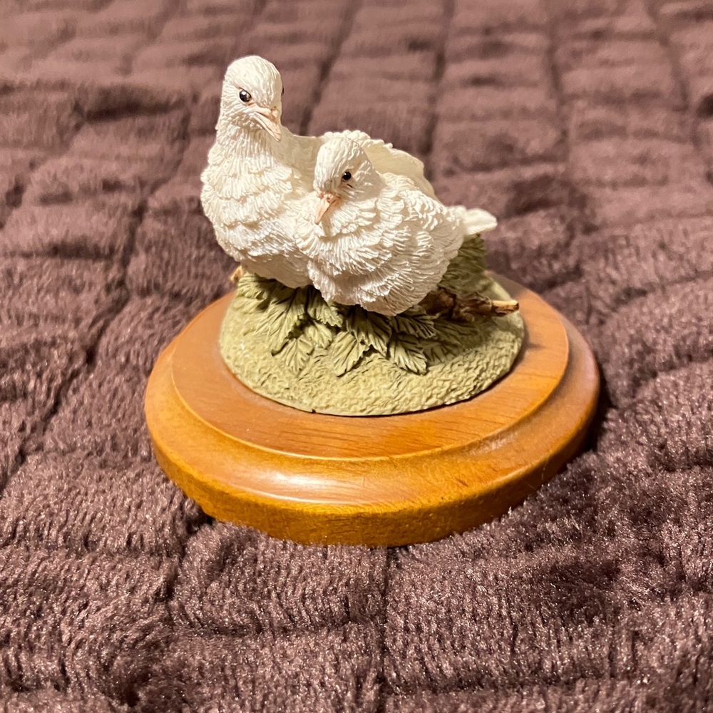 Doves Figurine The Stratford Collection by Country Artists